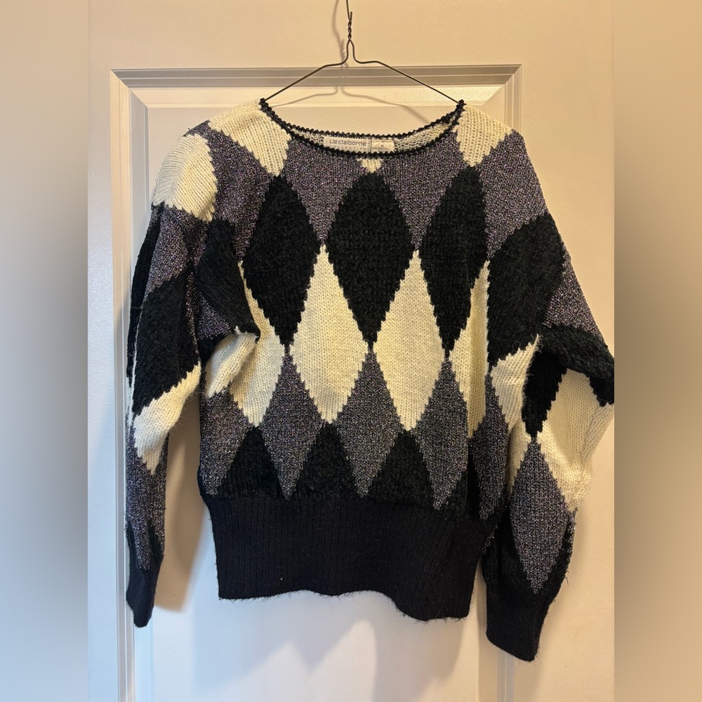 Adorable vintage Liz Claiborne crewneck sweater
